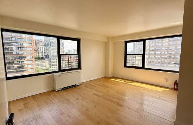 135 MONTGOMERY ST photos photos