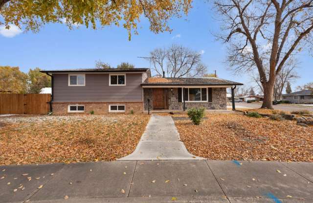 4 Bedroom Split Level Home on great lot! - 1502 Ruart Drive, Loveland, CO 80538