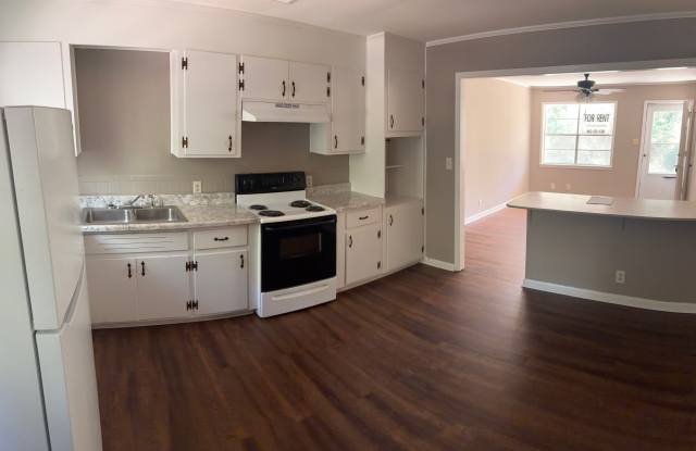 145 Green Acres Cir Ne Gallery 3