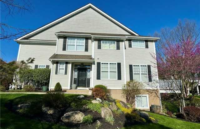 33 Putters Way - 33 Putters Way, Orange County, NY 10940