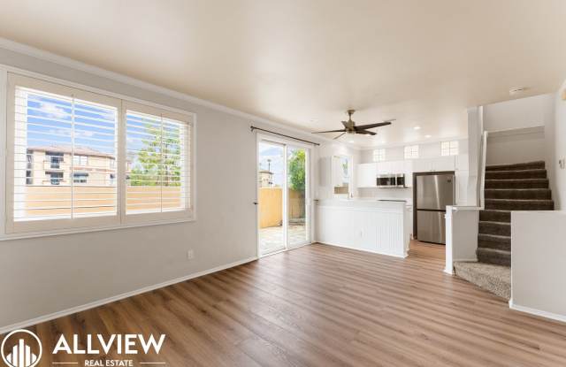 Gorgeous 2 bed/2.5 bath! Located in the highly desired city of Rancho Santa Margarita! Gallery 3