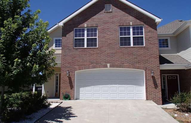 CLOSE TO FT. RILEY, FENCED BACKYARD! photos photos