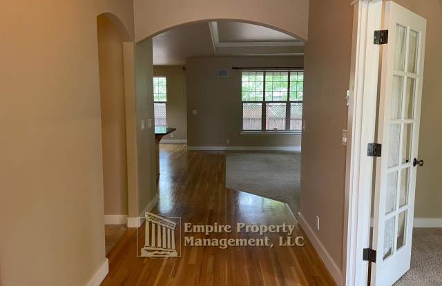121 Willow Springs Drive Gallery 3