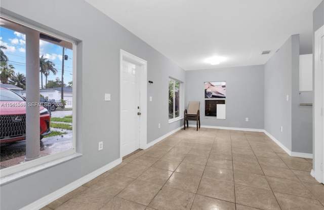 2000 Northwest 27th Street photos photos