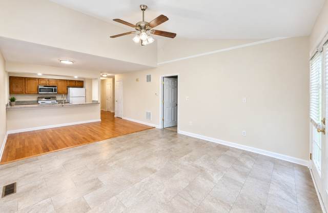 Updated Duplex with Garage for Rent Gallery 4