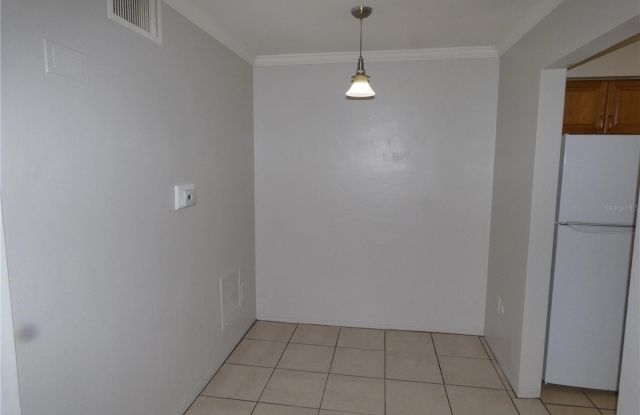 800 TYRONE BOULEVARD N Gallery 4