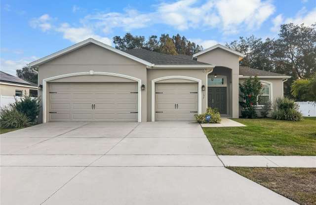 157 CLOVERBROOK TRAIL photos photos