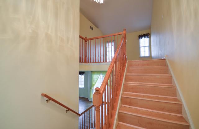 2405 MADIERA Court Gallery 2