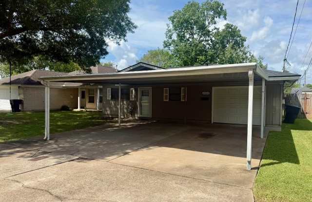 2404 Avenue A Gallery 4
