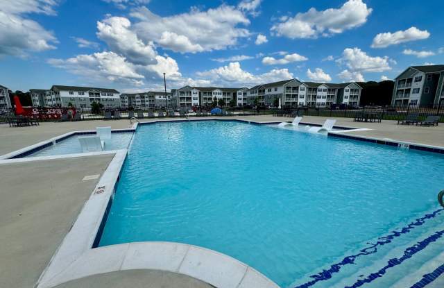Waterfront- Year Round Community! Gallery 3