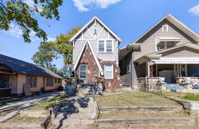3 bed 1.5 bath home Gallery 1