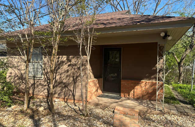 Cottage on Elm Creek;  fully furnished, all bills paid! photos photos