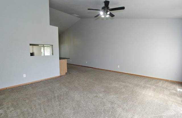 Single-Level Unit w/1-Car Garage Gallery 2
