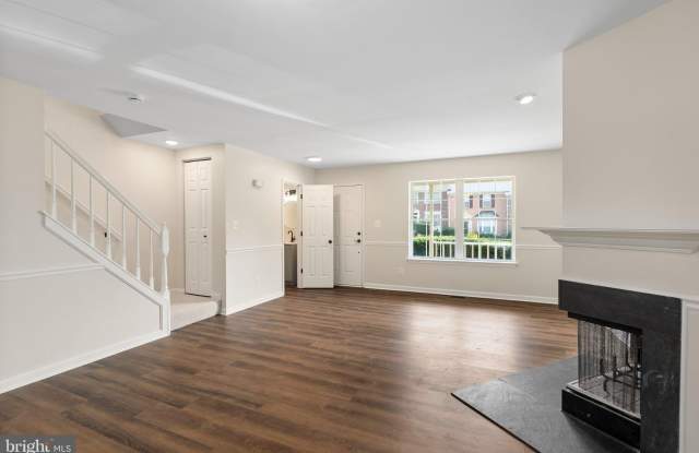 1906 THOMAS RUN Circle Gallery 4