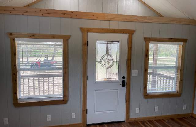 Hill Country Retreat on Acreage in Bandera Gallery 3