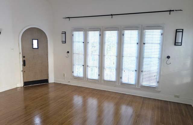 6265 Commodore Sloat Drive photos photos