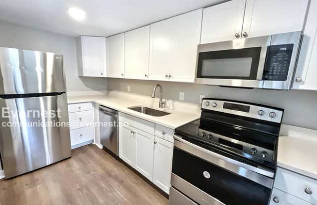 2406 Lyndon Avenue photos photos