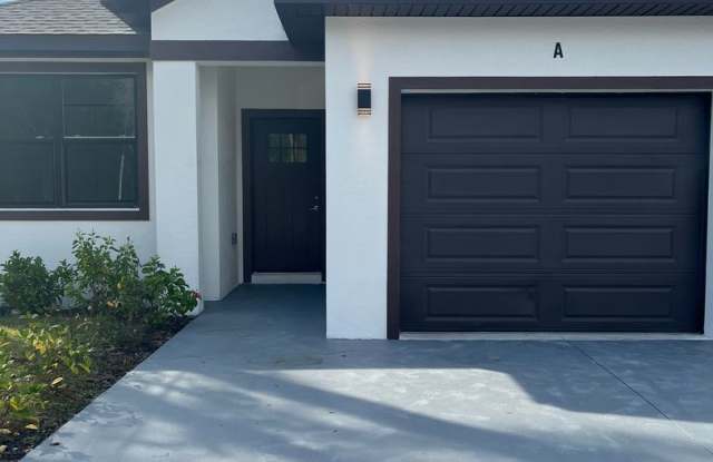BEAUTIFUL BRAND NEW DUPLEX!! Gallery 3