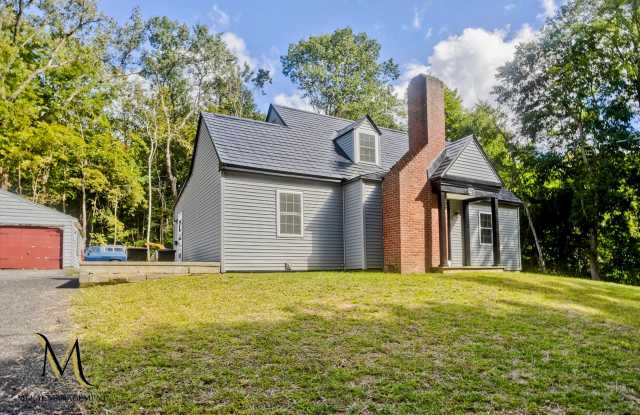 Fully Renovated 4-Bed x 2-Bath Single-Family Home for Rent in South Hadley! Gallery 3