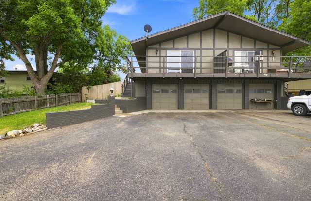 3-Bed, 2-Bath Duplex across from Lake Loveland! Gallery 1