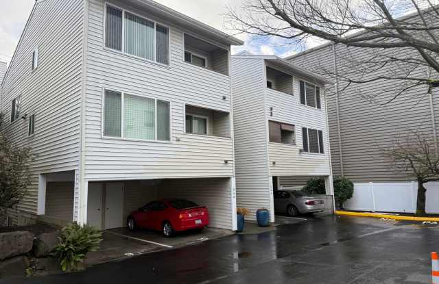 Beautiful Bottom Floor 1 Bed 1 Bath Shoreline Condo with Private Patio $1650.00/MO. - 20301 19th Avenue Northeast, Shoreline, WA 98155