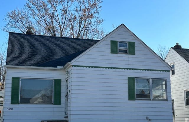 5531 Oakwood Ave - 5531 Oakwood Avenue, Maple Heights, OH 44137