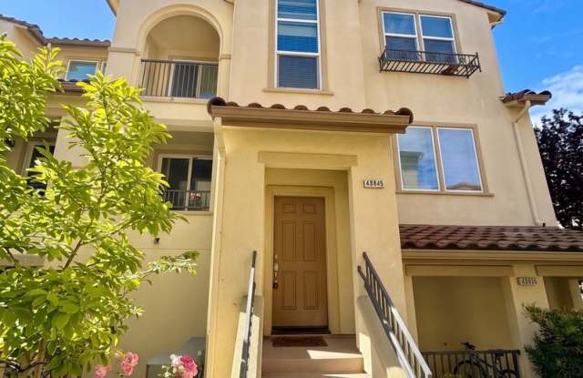 AVAILABLE NOW! | $4,190 / Stunning 3BR/2BA Family Home in Fremont! photos photos