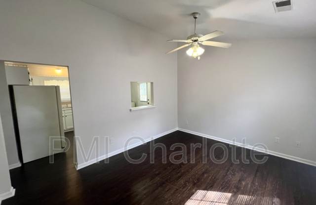 6204 Easter Ln Gallery 2