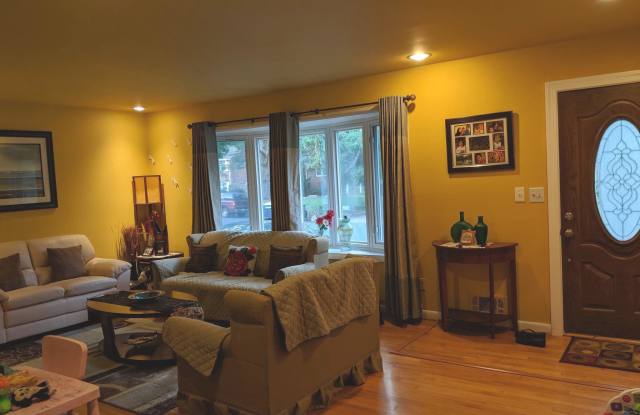 5217 EASTON DRIVE Gallery 2