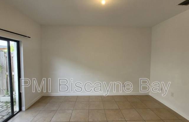 3401 SE 1st Ct Gallery 4