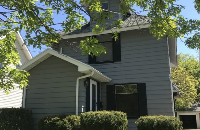 524 N. Pine - 524 North Pine Street, Lansing, MI 48933
