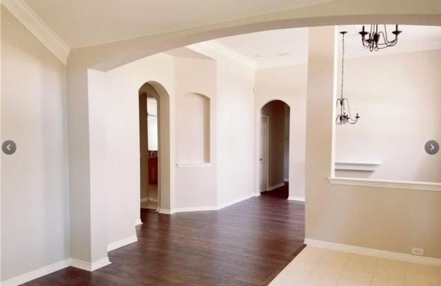 4569 Risinghill Drive Gallery 2
