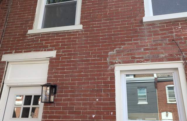 614 W 8th St photos photos