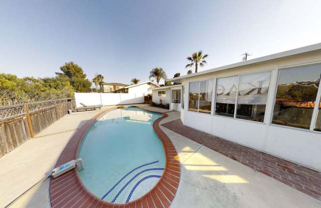 4BD/2BA, POOL!! Gallery 2