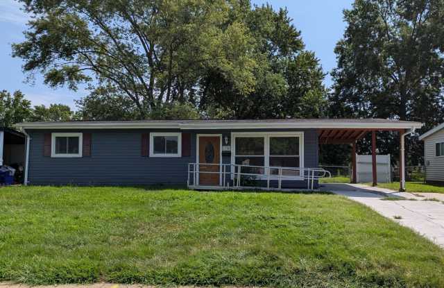 Sunlit Spaces in Florissant - Section 8 Friendly - 1700 Kay Drive, Florissant, MO 63031