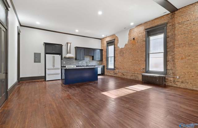 719 Bank Street NW unit: 2 photos photos