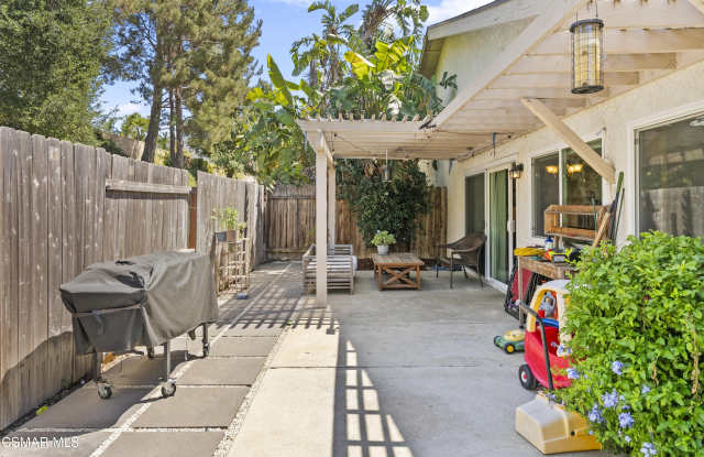166 Heather Ridge Avenue Gallery 2