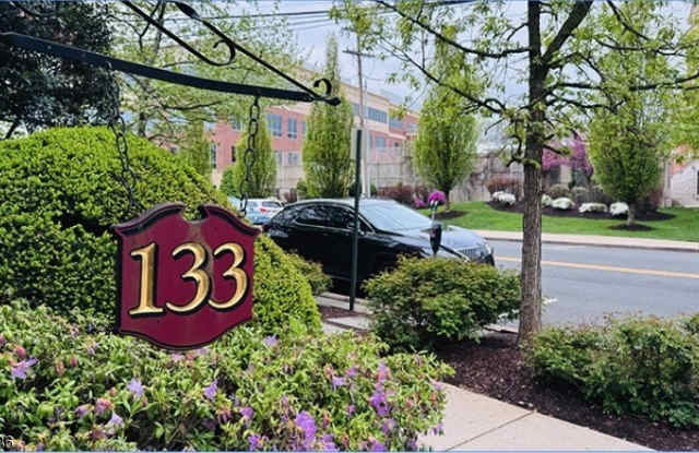 133 Summit Ave photos photos