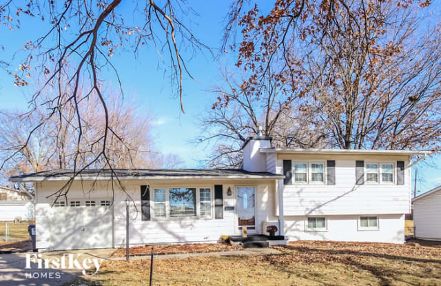 2000 Northeast 64th Street - 2000 Northeast 64th Street, Gladstone, MO 64118