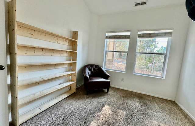ponderosa trails 3 bedroom furnished home Gallery 3