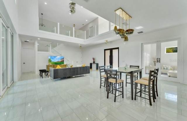 10468 SW 32ND Avenue Gallery 2
