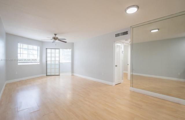 1651 NE Miami Gardens Dr photos photos