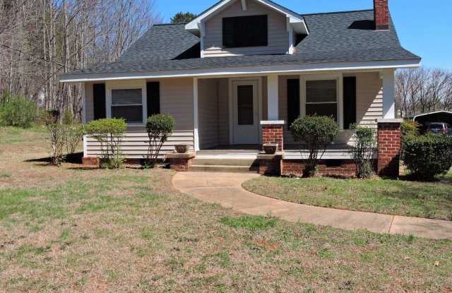 4215 Old Greensboro Rd photos photos