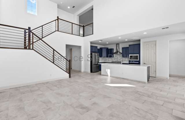 8433 S 70th Dr Gallery 4