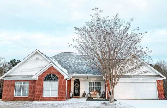 Charming Columbus Home with Fireplace, Natural Light Outdoor Space photos photos Charming Columbus Home with Fireplace, Natural Light Outdoor Space photos photos