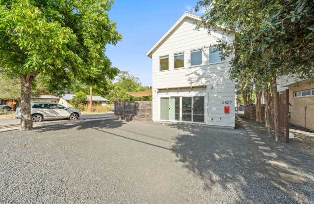 UT PRE-LEASE: Newly Constructed in 2014: 6 bed / 4 bath, North Campus, Parking, Wood Floors, W/D Gallery 4