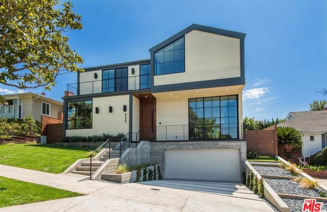 9528 OAKMORE Road Gallery 3