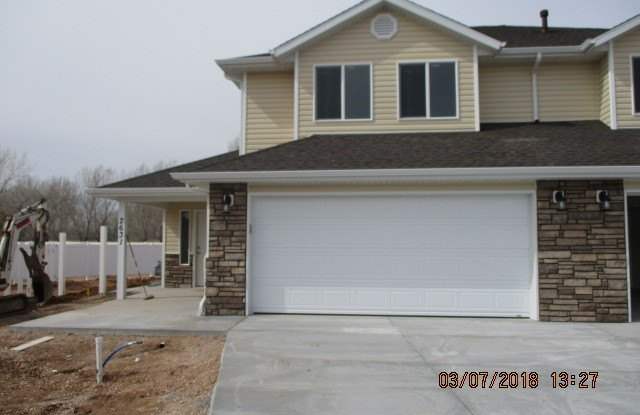 3 Bed - 2.5 Bath Townhome in Gemini Meadows - 2631 North Shady Place, Cedar City, UT 84721