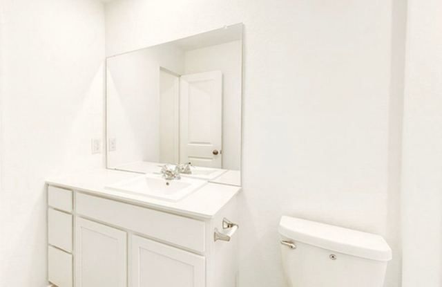 Spacious 4BR House in Conroe Gallery 3