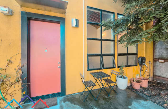 1 Bed 1.5 Bath Loft in Desired Emeryville/Oakland Neighborhood Gallery 1
